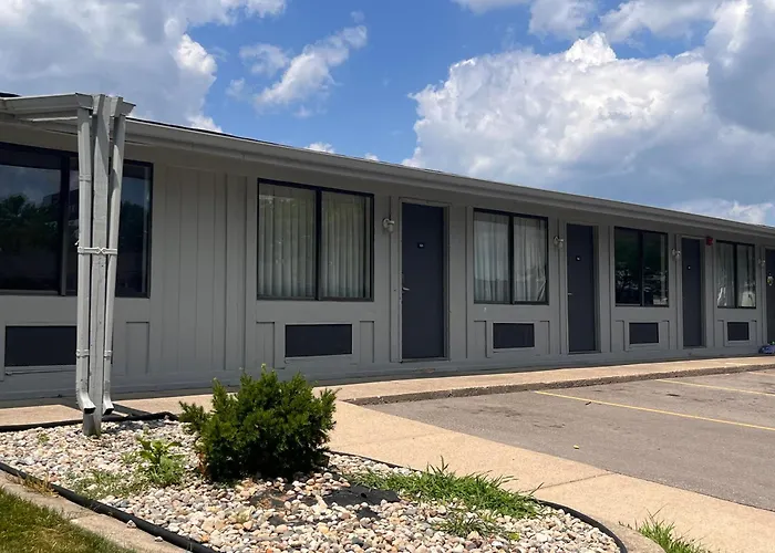 Stay-Well Inn - Monroe
