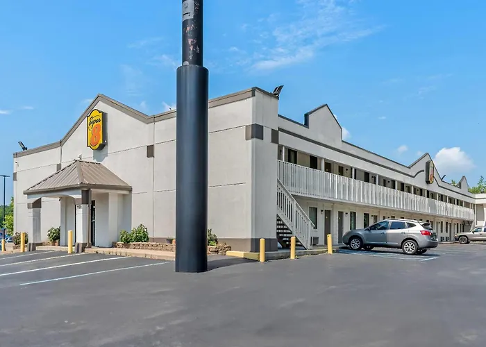 Super 8 By Wyndham Brownsburg Motel