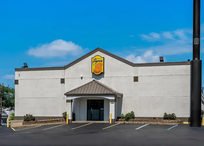 Super 8 By Wyndham Brownsburg Motel