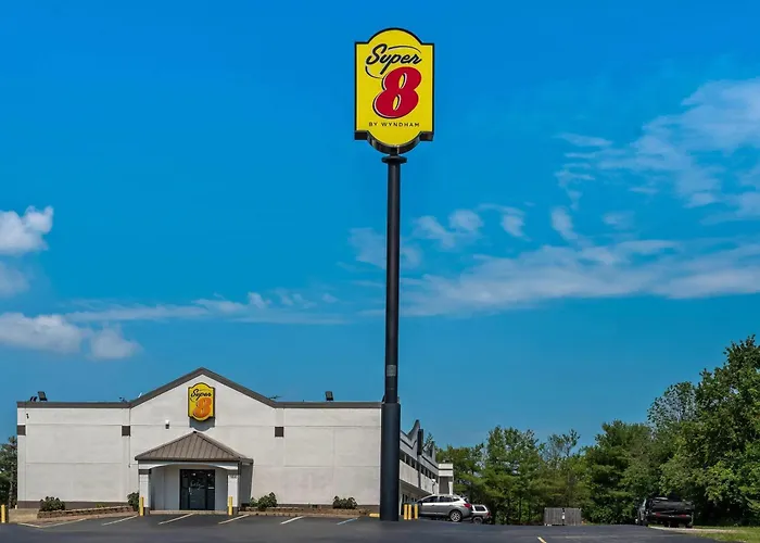 Super 8 By Wyndham Brownsburg Motel