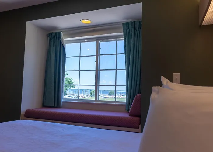 Mariner'S Village Resort Carlyle