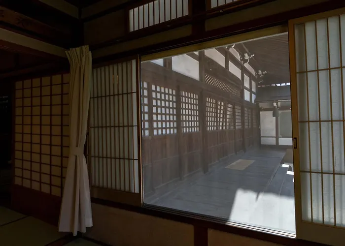 Temple Hotel Takayama Zenkoji
