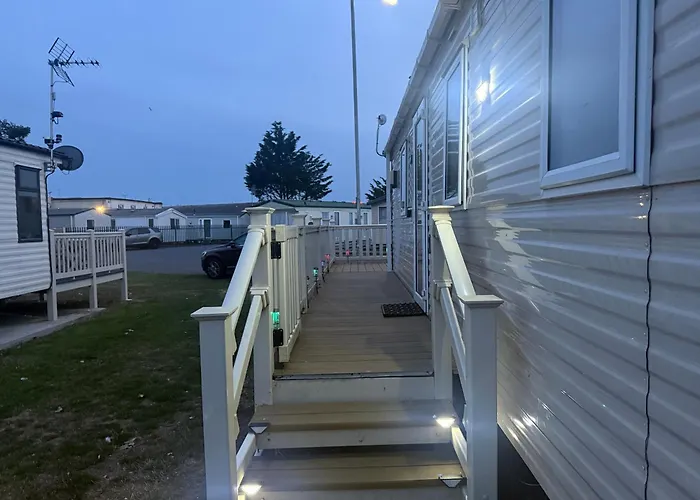 8 Bed Sun Decked Caravan Unlimited High Speed Wifi And Fun At Seawick Holiday Park Clacton-on-Sea