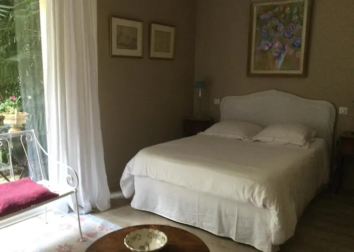 Bed and Breakfast L’orangerie du Général à Saint-Jean-dʼAngély