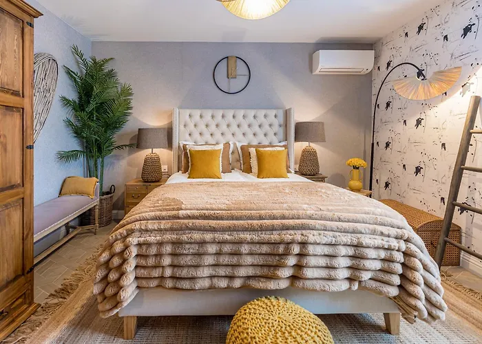 The Herbalist (Adults Only) Tihany