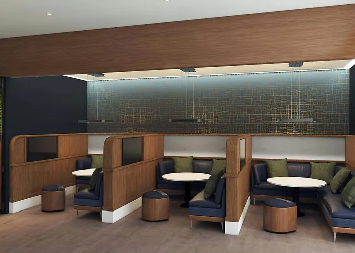 Courtyard By Marriott London Hotel