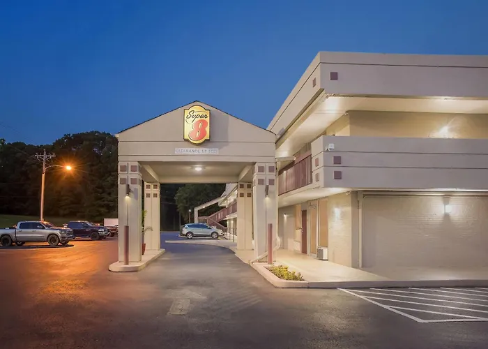 Super 8 By Wyndham Commerce