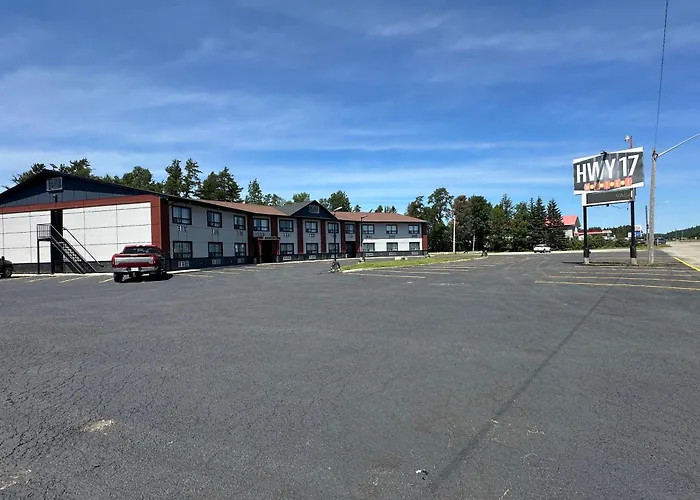 Hwy 17 Hotel Wawa