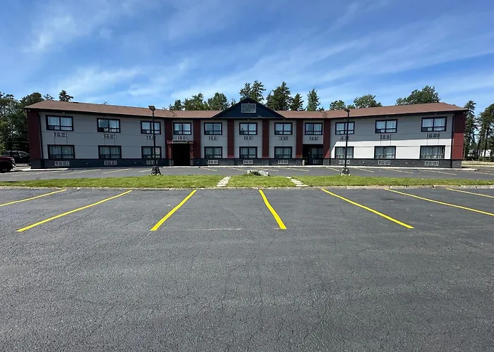 Hwy 17 Hotel Wawa