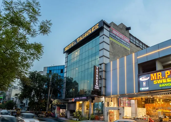 Hotel Tashree Near T3 - Free Airport Drop New Delhi