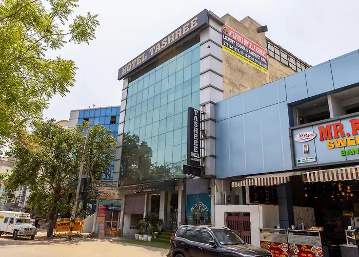 Hotel Tashree Near T3 - Free Airport Drop New Delhi