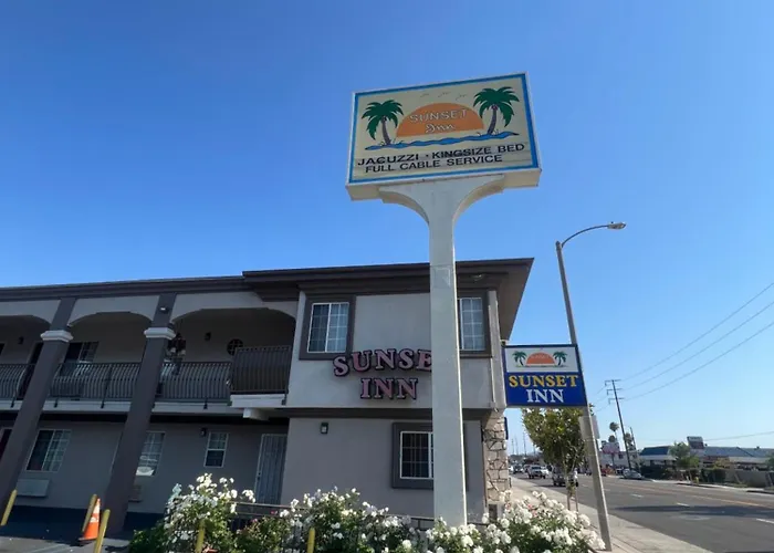 Sunset Inn & Suites Gardena