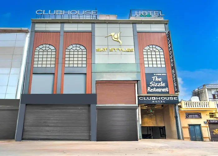 Clubhouse Hotel Ayodhya By Checkin