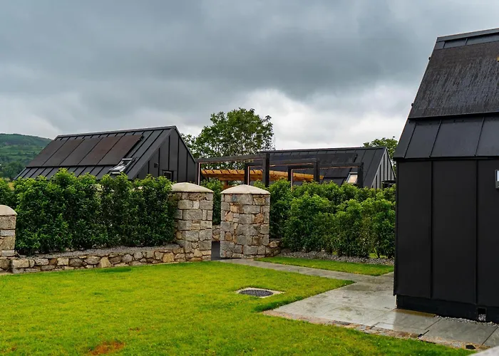 The Village At The Rocks - Luxury Glamping Resort Newry