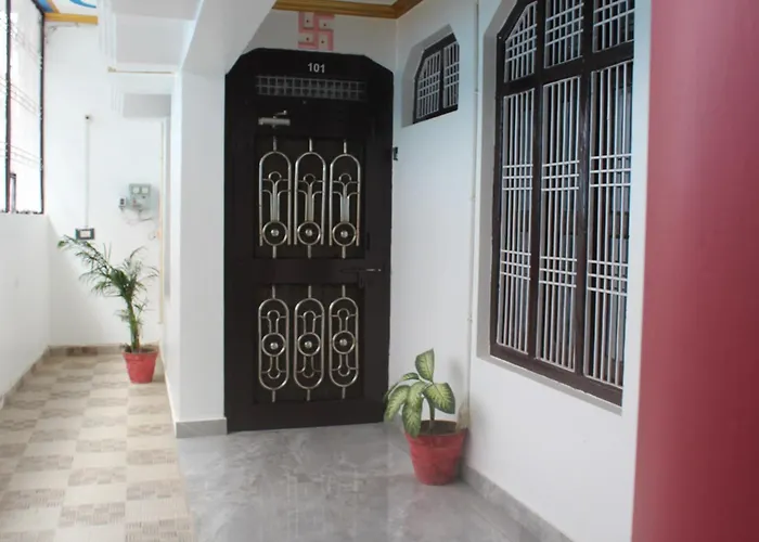 Shri Narayanam Guest House And Home Stay Ayodhya