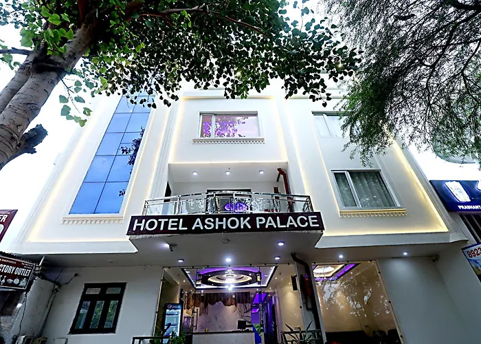 Hotel Ashok Palace Agra I 200M From Taj Mahal