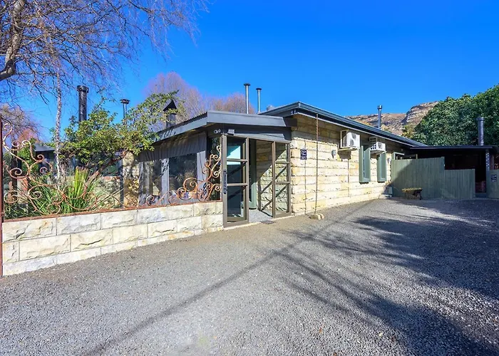 Calm Clarens Hotel