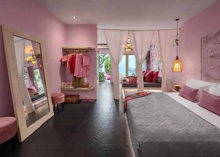Pinkcoco Uluwatu - Constant Surprises & For Cool Adults Only Hotel
