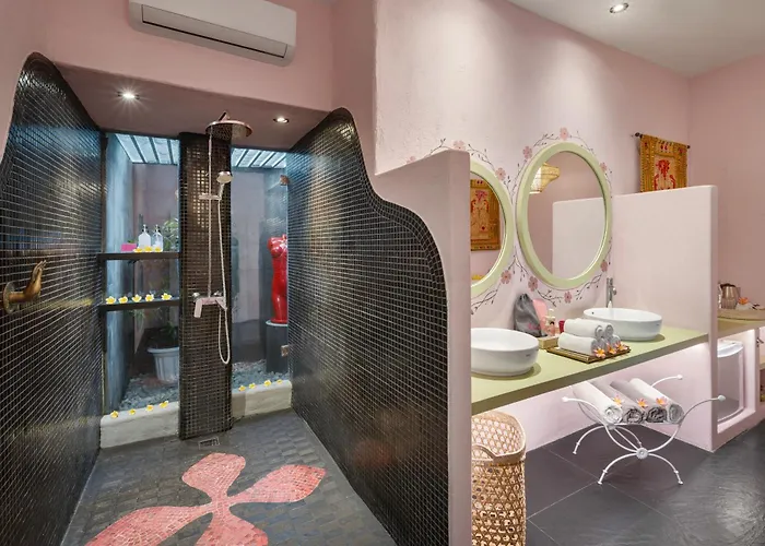 Hotel Pinkcoco Uluwatu - Constant Surprises & For Cool Adults Only