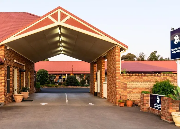 Parkes International Motel
