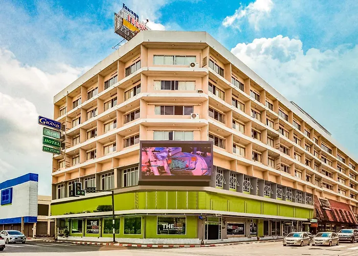 Oyo 441 Grand Thara Hotel Surat Thani