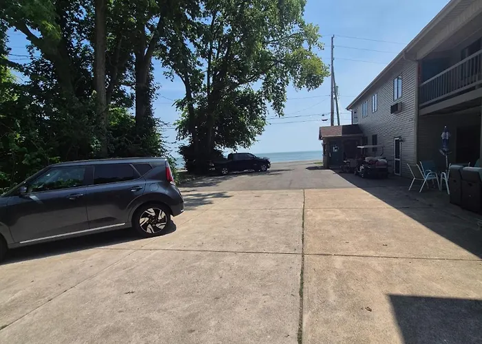Lake Point Motel Marblehead