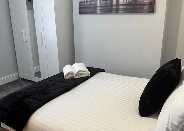 Lymm Living Hotel Warrington 