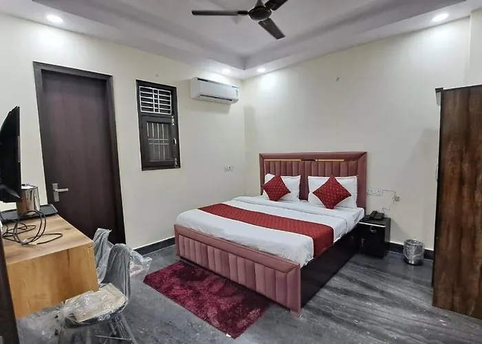 Hotel O City Deluxe Delhi 
