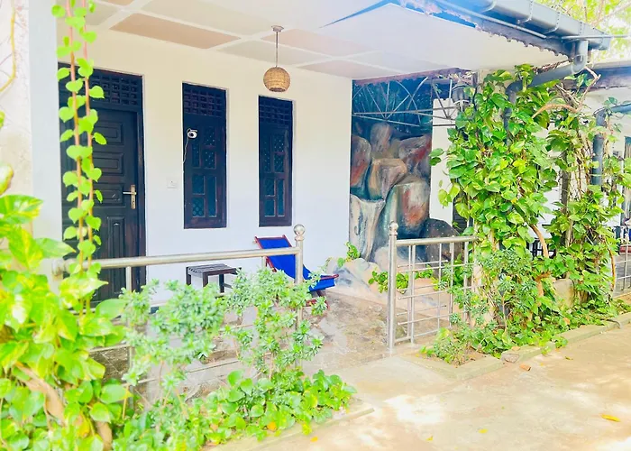 Bay Root Surf Resort Arugam Bay