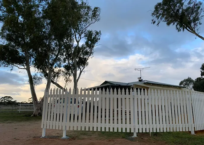 Merredin Cottage On The Avenue