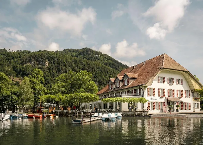 Neuhaus Golf- & Strandhotel Unterseen