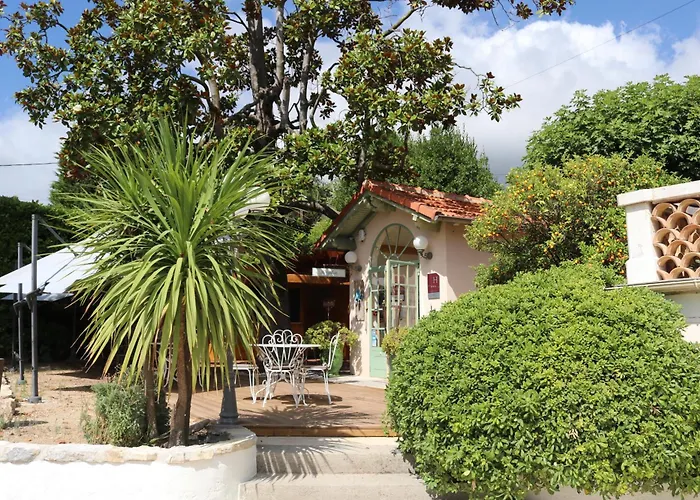 La Villa Roseraie , Hôtel Familial OUVERT TOUTE L'ANNEE Vence