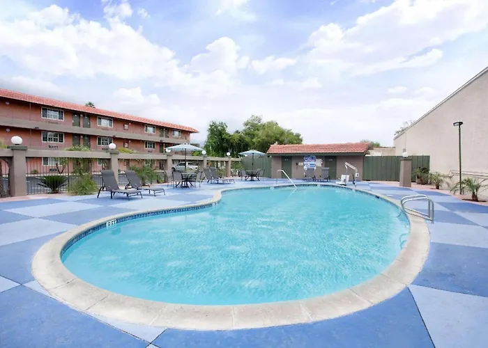 Motel 6 Pasadena, CA Old Town Pasadena Area