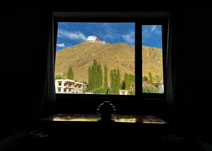 New Royal Guest House Leh