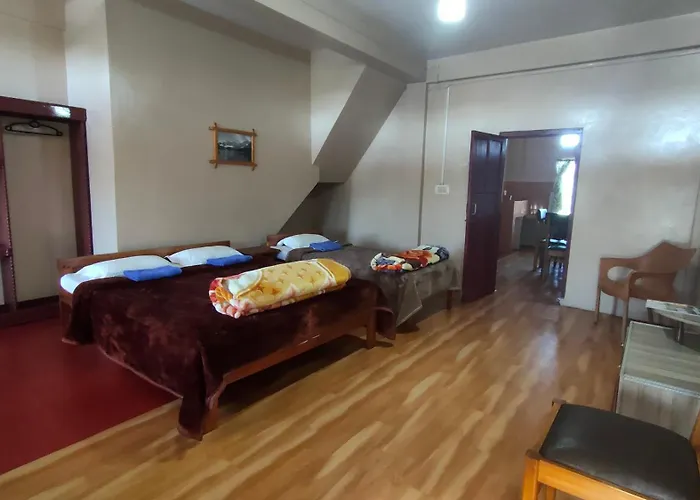 Holly Lodge Guest House Shillong