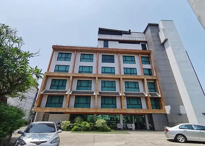 Holatel Hotel Phitsanulok
