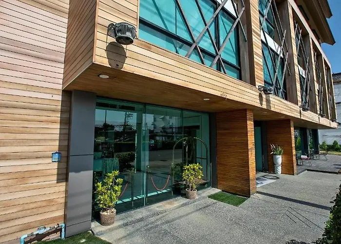 Holatel Hotel Phitsanulok
