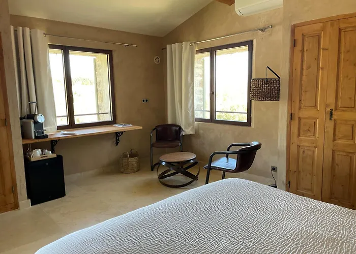 Domaine De La Font Des Peres - Teritoria Hotel Le Beausset