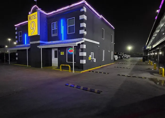 Motel 9 Laredo