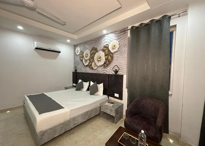 Paramhans Hotel Rishikesh