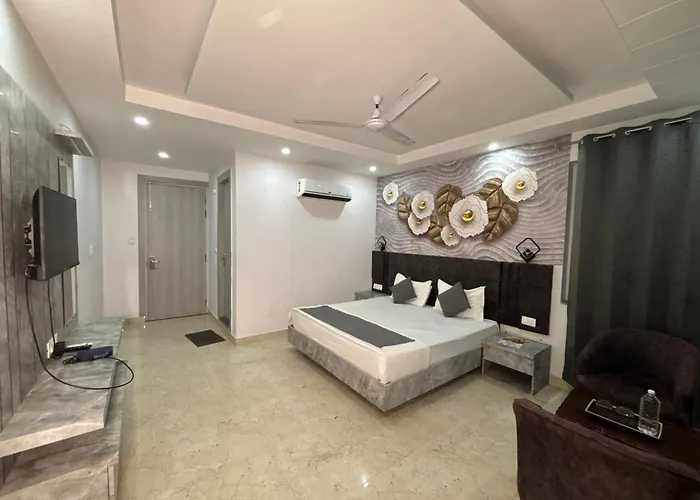 Paramhans Hotel Rishikesh
