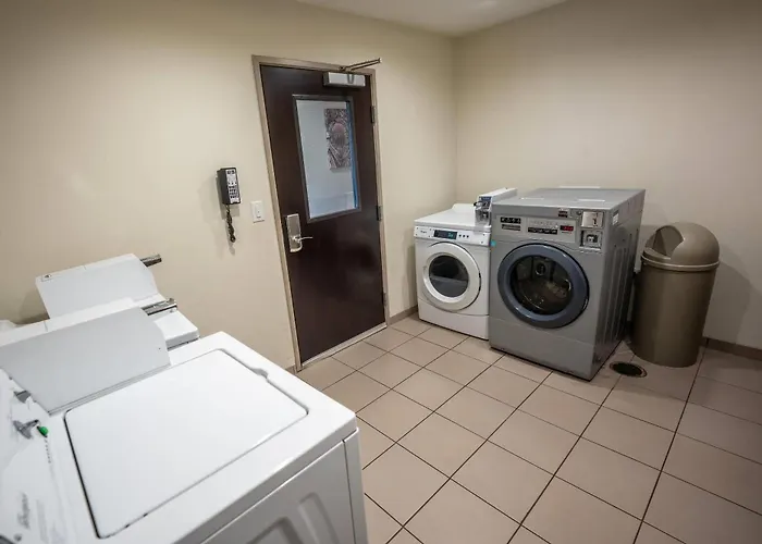 Mainstay Suites At Discovery Park Of America Union City