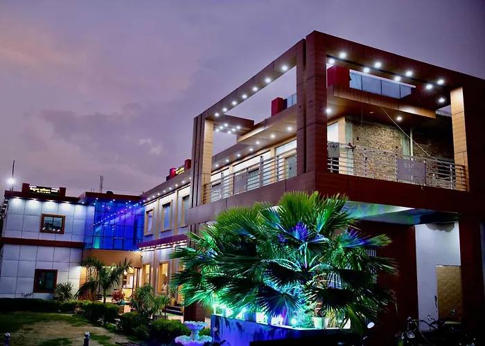 Hotel O Vaikunth Radhika Farm Govardhan