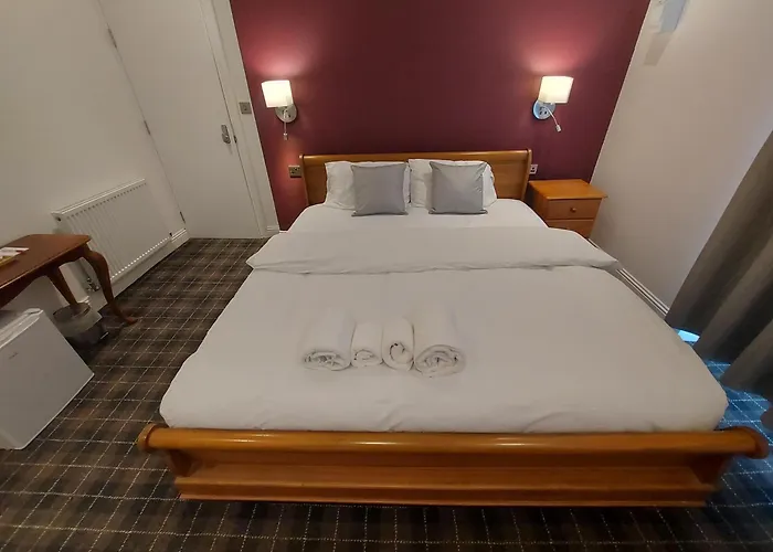 The Cassillis Hotel - Smart Self Check-In Hotel & Bar Maybole