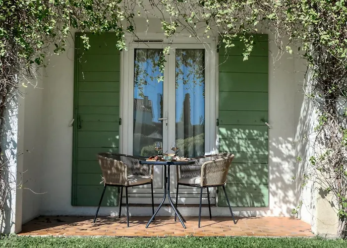 Logis Hotel Le Rodin Arles