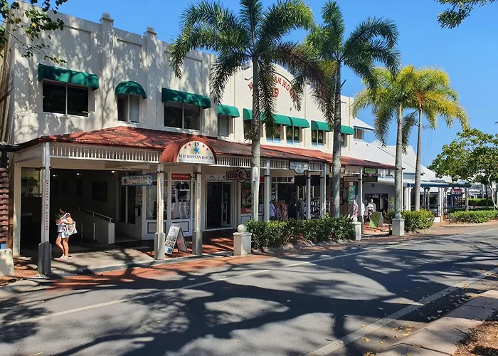 Macrossan House Boutique Holiday Apartments Port Douglas