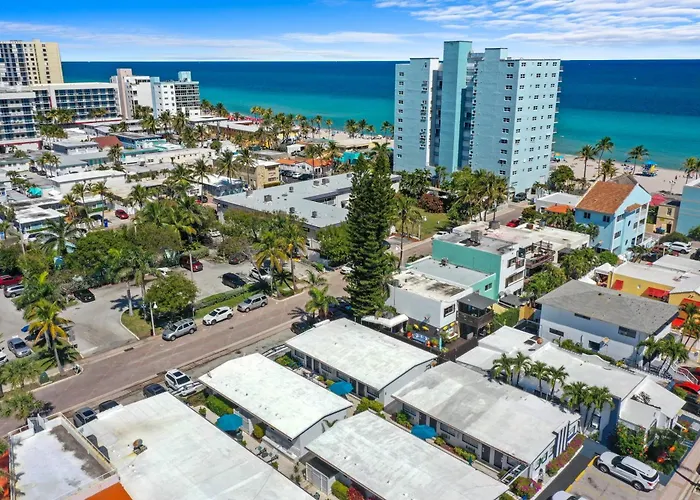 Hollywood Beach Suites And Hotel