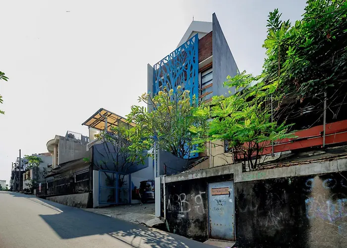 Reddoorz Plus Near Radio Dalam 3 Jakarta