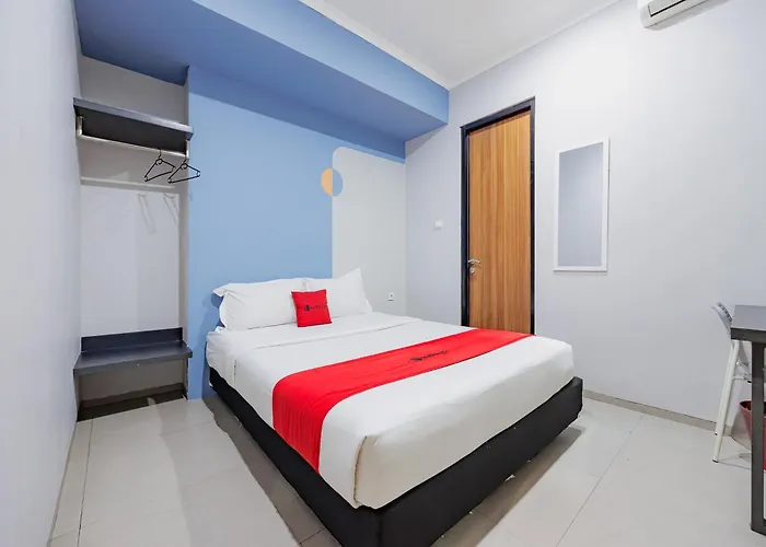 Reddoorz Plus Near Radio Dalam 3 Jakarta