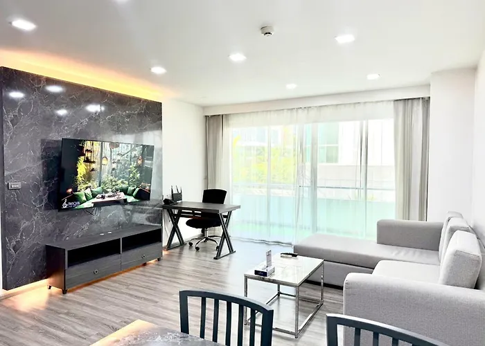 Civic Park Hotel กรุงเทพมหานคร